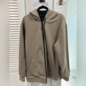 TAN/BLACK XXL reversible BYLT basics jacket drop cut